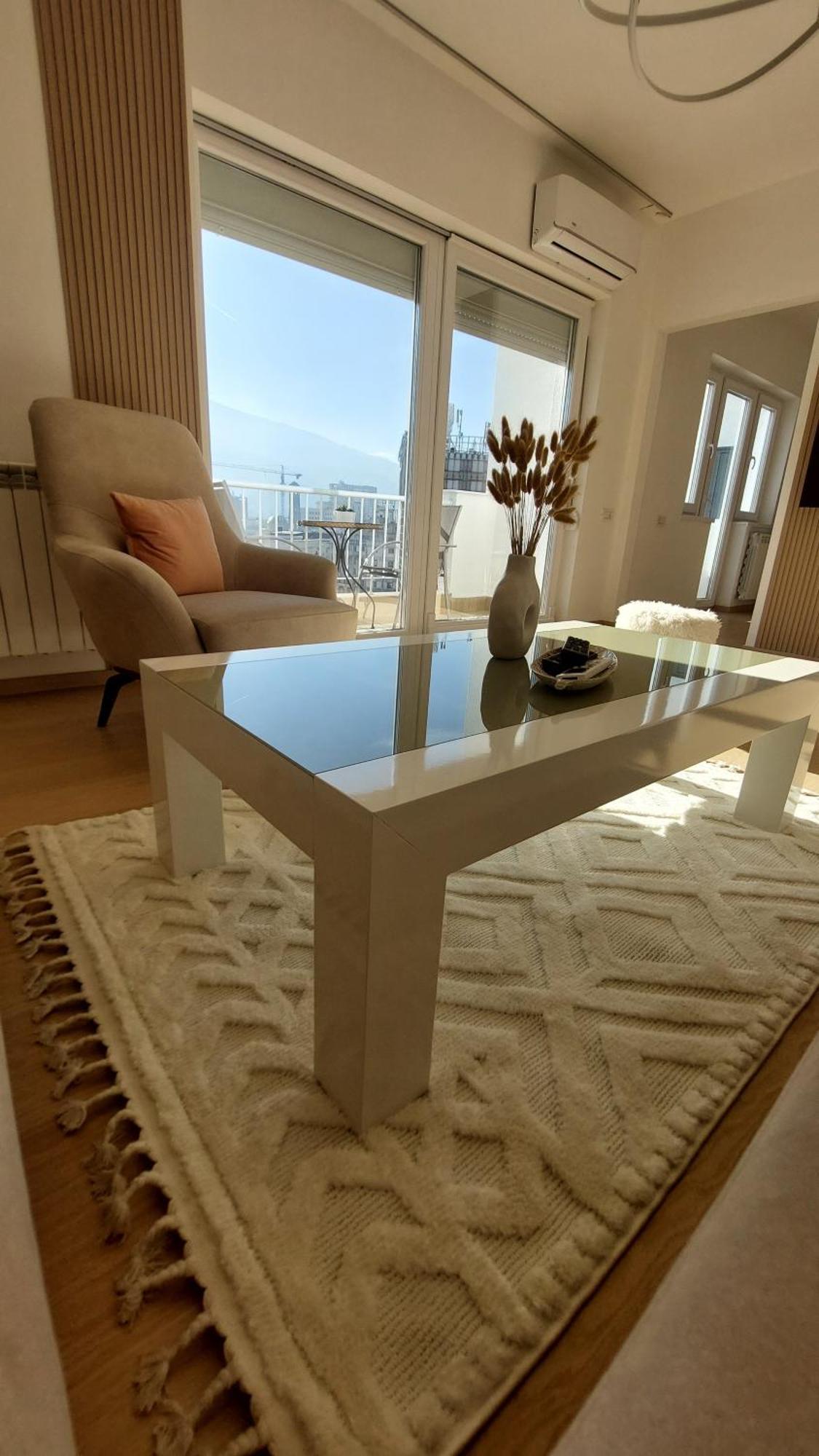 Mina Modern & Cozy Apartment Main City Square Gtc سكوبجي المظهر الخارجي الصورة