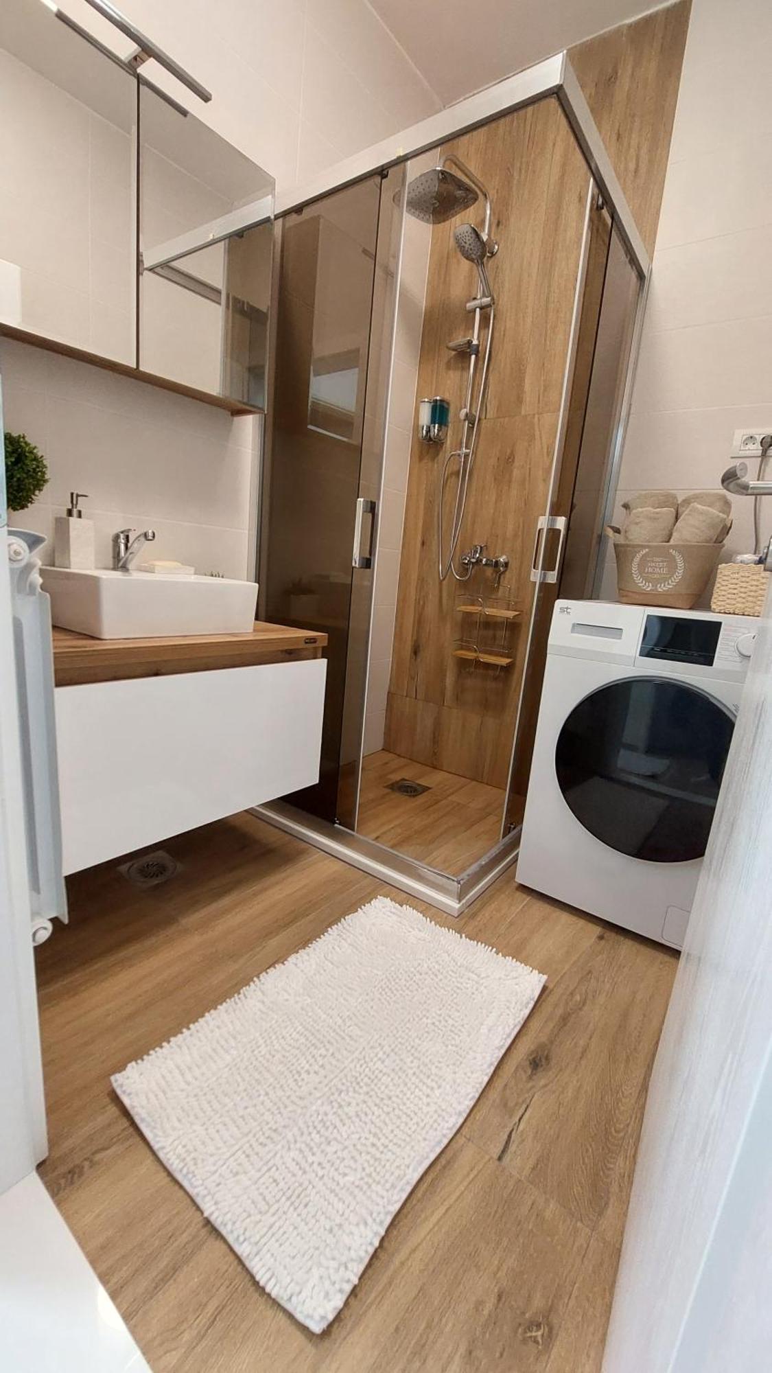 Mina Modern & Cozy Apartment Main City Square Gtc سكوبجي المظهر الخارجي الصورة
