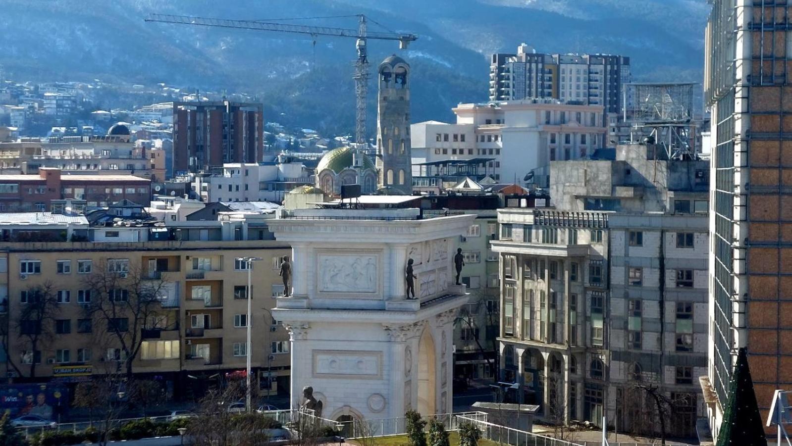 Mina Modern & Cozy Apartment Main City Square Gtc سكوبجي المظهر الخارجي الصورة