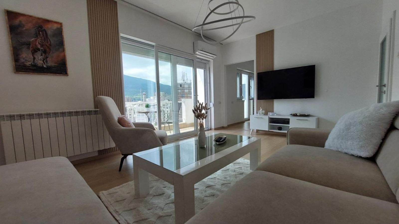 Mina Modern & Cozy Apartment Main City Square Gtc سكوبجي المظهر الخارجي الصورة