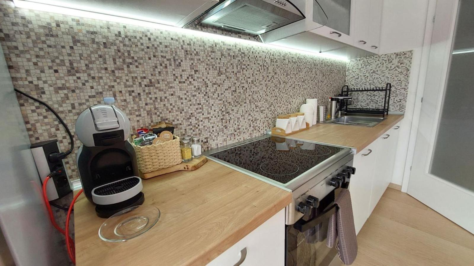 Mina Modern & Cozy Apartment Main City Square Gtc سكوبجي المظهر الخارجي الصورة
