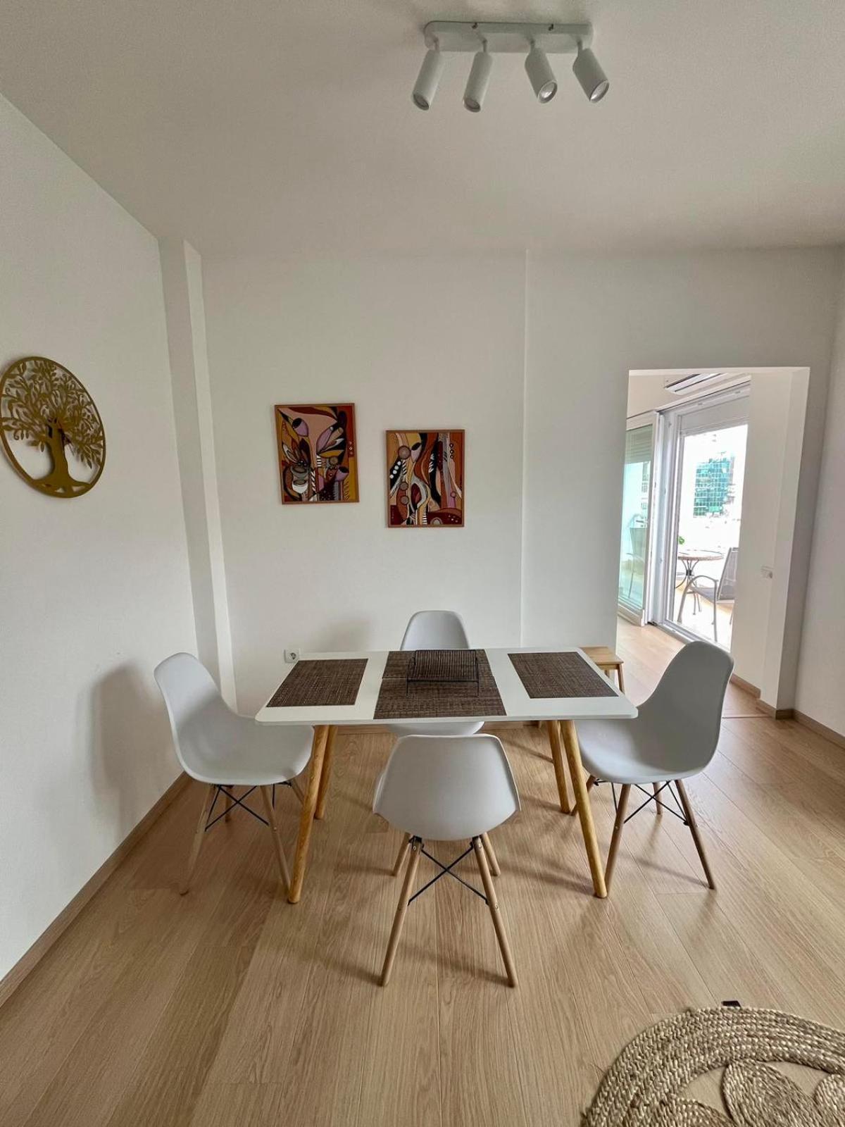 Mina Modern & Cozy Apartment Main City Square Gtc سكوبجي المظهر الخارجي الصورة